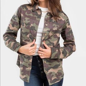 Francesca’s | Sandra button front camp jacket | S